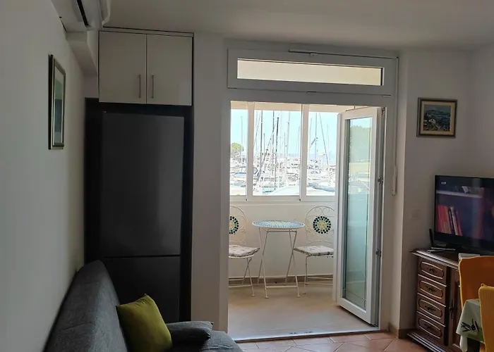 Lovely Near The With A Sea View * Пореч
