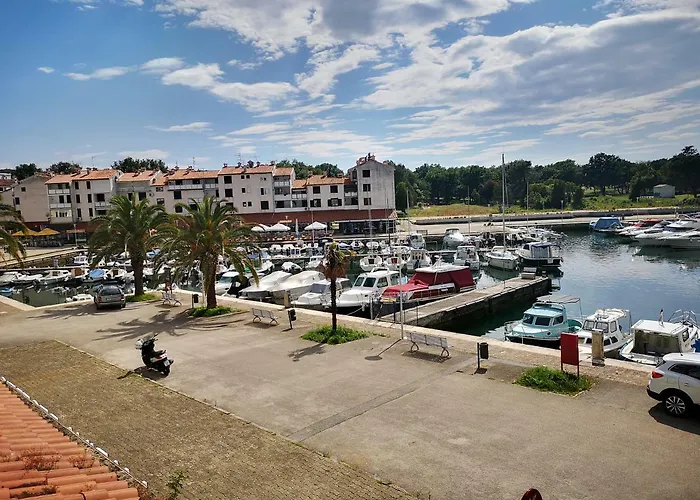 Апартаменти Lovely Near The With A Sea View *