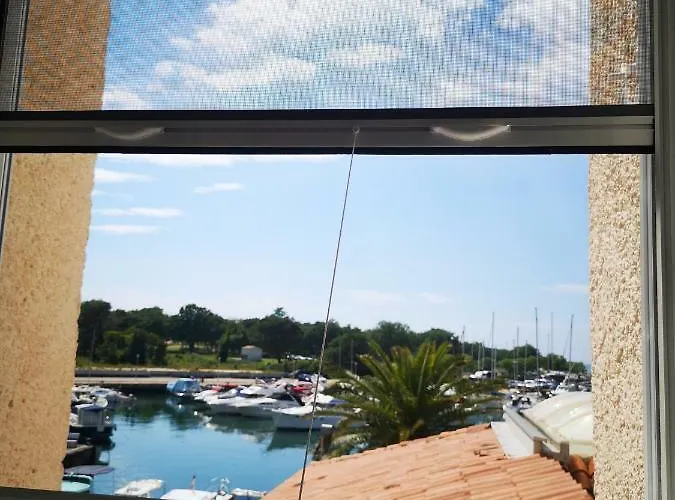 Lovely Near The With A Sea View Апартаменти *