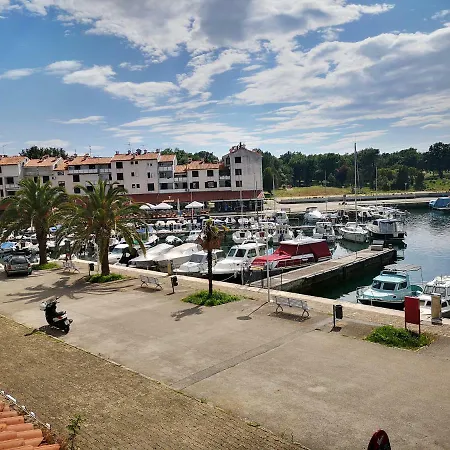 Daire Lovely Near The With A Sea View *