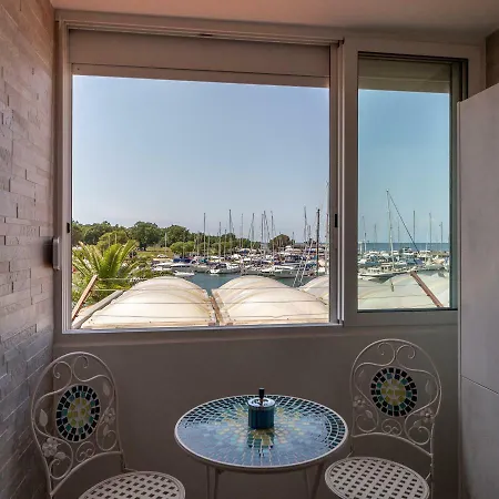 Apartment Lovely Near The With A Sea View