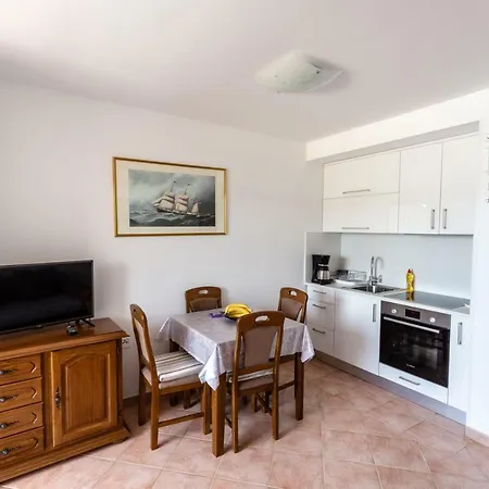 Daire Lovely Near The With A Sea View Poreč