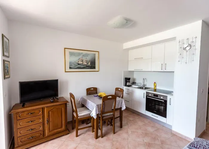 Daire Lovely Near The With A Sea View Poreč