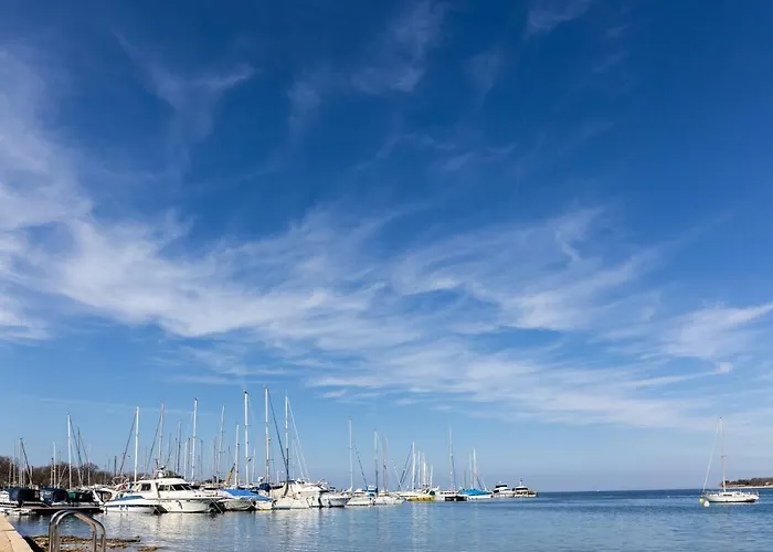 Daire Lovely Near The With A Sea View Poreč