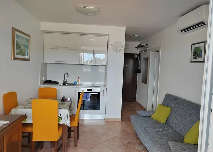 Apartmán Lovely Near The With A Sea View Poreč